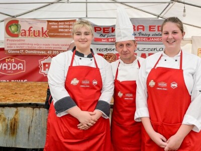 Na vidovečkoj Zeljarijadi spremljena mega sarma duga 1,5 kilometar