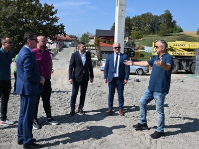 Najveća farma na području Bužima "DS&Farmer" Najveća farma na području Bužima "DS&Farmer"