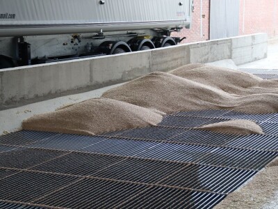 Najveći doradni centar za sjemena u Derventi