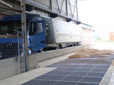 Najveći doradni centar za sjemena u Derventi