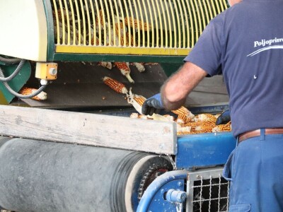 Najveći doradni centar za sjemena u Derventi