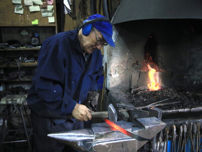 Nema kose do "varcarke" - pravi je još samo jedna kovačnica