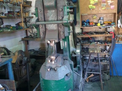 Nema kose do "varcarke" - pravi je još samo jedna kovačnica