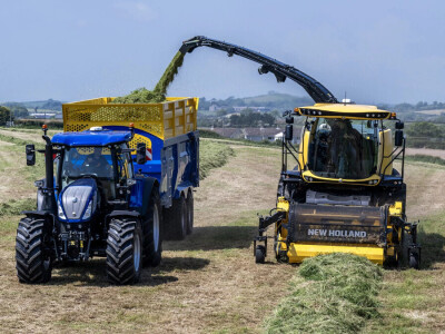 New Holland silokombajn