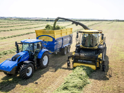 New Holland silokombajn