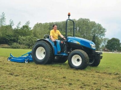 Traktor New Holland T3000