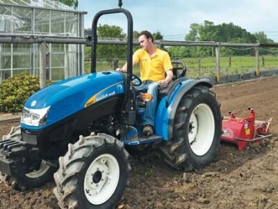 Traktor New Holland T3000