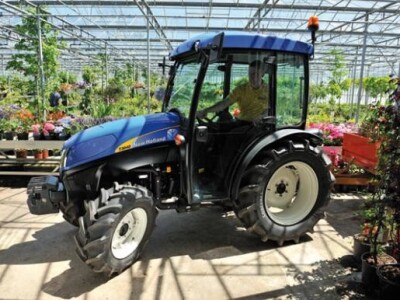 Traktor New Holland T3000