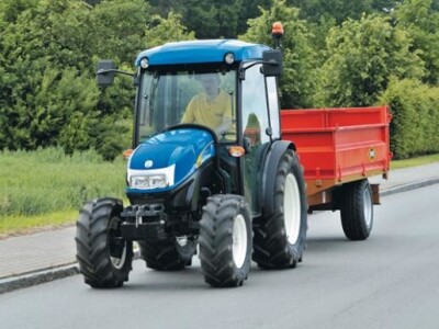 Traktor New Holland T3000
