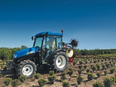 Traktor New Holland T3000