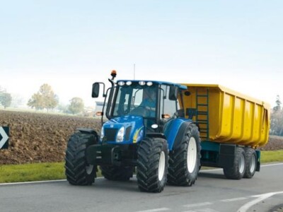 Traktor New Holland T5000