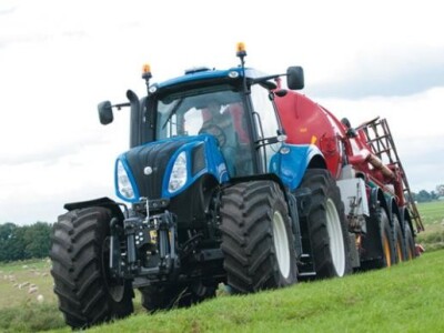 Traktor New Holland T8