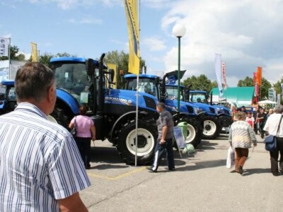 New Holland traktori