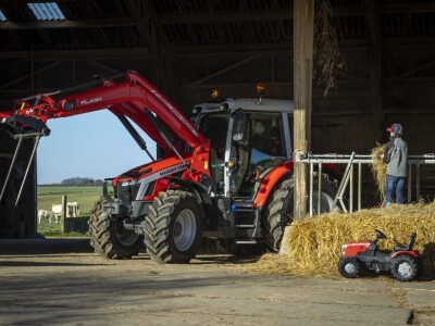 Nova serija Massey Ferguson MF 5S dostupna i sa ugrađenim utovarivačem