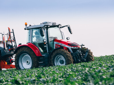 Nova svestrana serija Massey Ferguson 5S dostupna i s ugrađenim utovarivačem