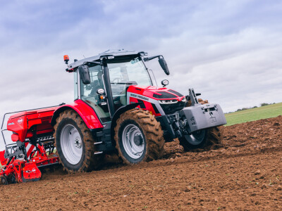 Nova svestrana serija Massey Ferguson 5S dostupna i s ugrađenim utovarivačem