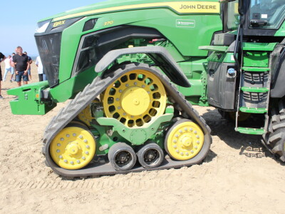 Novi John Deere - DEMO u polju