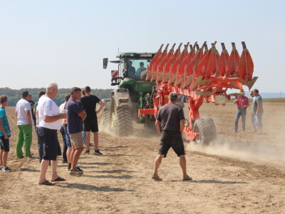 Novi John Deere - DEMO u polju