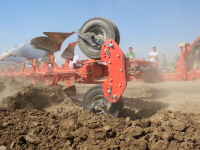 Novi John Deere - DEMO u polju