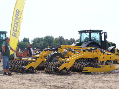 Novi John Deere - DEMO u polju