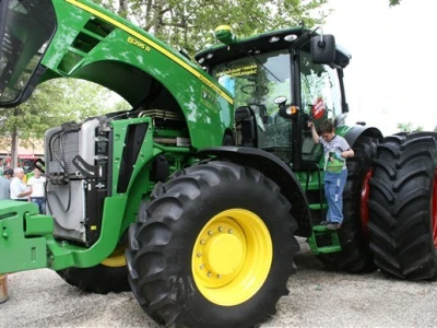 John Deere serije 8