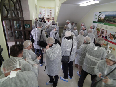 Novinari iz Srbije posetili klanicu i preradu Perutnine Ptuj