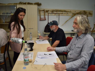 Novinarski vinski ocjenjivački tim ocijenio 18 graševina Novinarski vinski ocjenjivački tim ocijenio 18 graševina