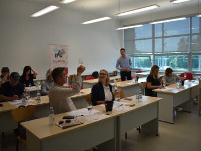 Novinarski vinski ocjenjivački tim ocijenio 18 graševina Novinarski vinski ocjenjivački tim ocijenio 18 graševina