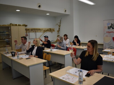 Novinarski vinski ocjenjivački tim ocijenio 18 graševina Novinarski vinski ocjenjivački tim ocijenio 18 graševina