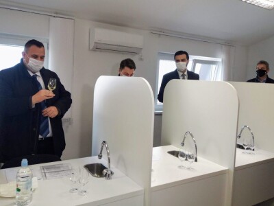 Novootvoreni osječki laboratoriji za fizikalno-kemijske i senzorske analize vina unaprijedit će vinarstvo u Slavoniji