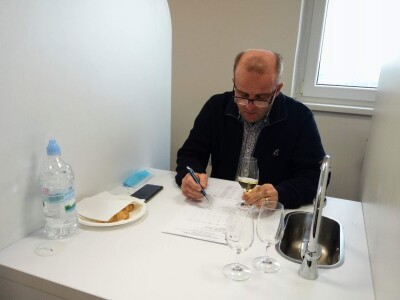 Novootvoreni osječki laboratoriji za fizikalno-kemijske i senzorske analize vina unaprijedit će vinarstvo u Slavoniji