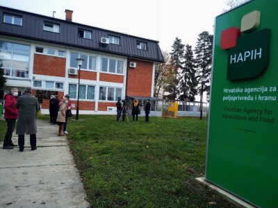 Novootvoreni osječki laboratoriji za fizikalno-kemijske i senzorske analize vina unaprijedit će vinarstvo u Slavoniji