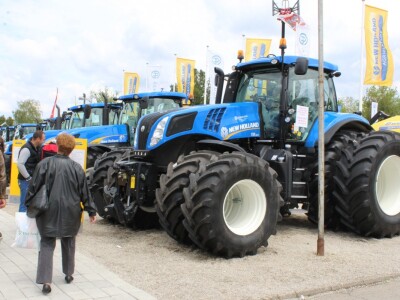 New Holland traktori