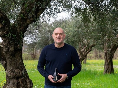 NYIOOC 2025:  Košarkaški trener osvojio zlato za svoje maslinovo ulje NYIOOC 2025:  Košarkaški trener osvojio zlato za svoje maslinovo ulje