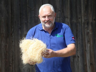 Obiteljska farma smeđih krava u Eichholzu