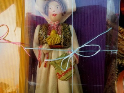 Konavoka u nošnji kao suvenir