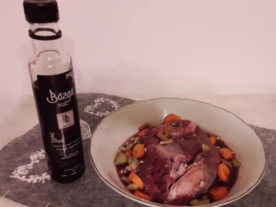 Ocat od bazginih bobica Ocat od bazginih bobica