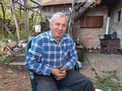 Ogrevno drvo za sve kupce, a sir po naruždbini i samo za stalne mušterije