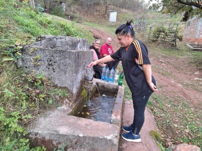 Ogrevno drvo za sve kupce, a sir po naruždbini i samo za stalne mušterije