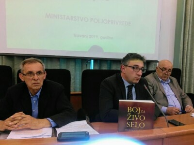 Okrugli stol Udruge OPG-ova "Život" o raspolaganju državnim poljoprivrednim zemljištem