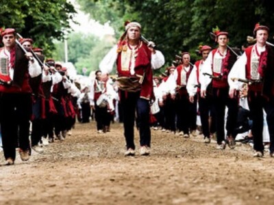 Opanci oputari što ih je izradila Ljiljana Vojković - na nogama alkarskih momaka Opanci oputari što ih je izradila Ljiljana Vojković - na nogama alkarskih momaka