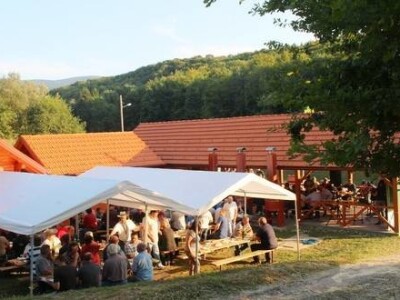 Ribarska kućica - sportsko rekreacijsko jezero Jarki