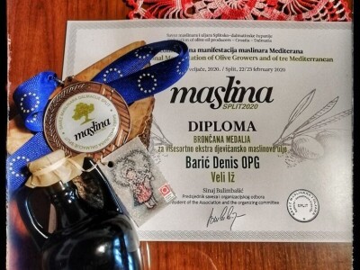 OPG DENIS BARIĆ - Poker odličja iz stoljetnog maslinika vridnog otočnog predsjednika