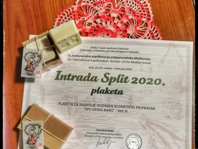 OPG DENIS BARIĆ - Poker odličja iz stoljetnog maslinika vridnog otočnog predsjednika