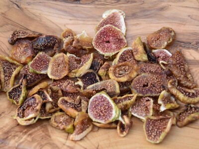 OPG EUGEN NOVAKOVIĆ: Proizvodi i unosno prodaje čips i kobasice od smokava!