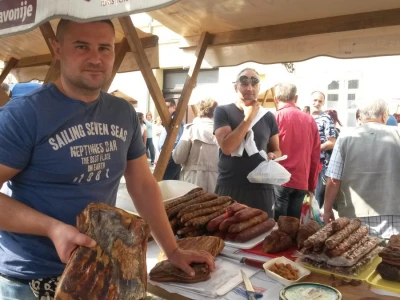 OPG Kraljik Hrvoje (domaći slavonski kulen)