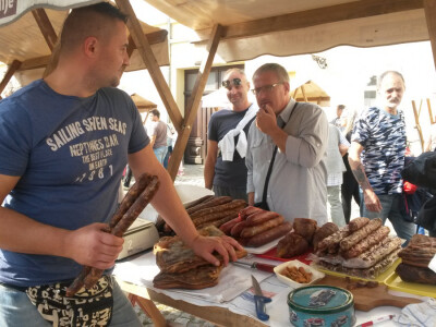 OPG Kraljik Hrvoje (domaći slavonski kulen) OPG Kraljik Hrvoje (domaći slavonski kulen)