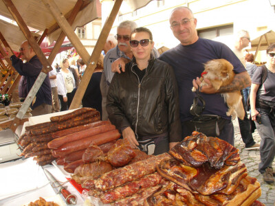 OPG Kraljik Hrvoje (domaći slavonski kulen) OPG Kraljik Hrvoje (domaći slavonski kulen)