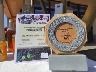 OPG Pčelarstvo Burić - API komora