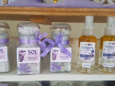 Opojni miris lavande iz Daruvara širi se Banjalukom